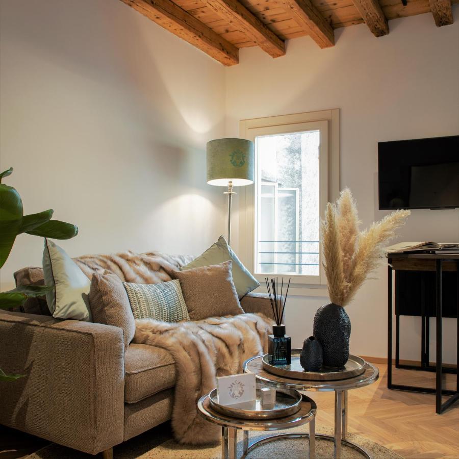Elegance Room - Aparta & Suite - Automatized Apartment Bassano del Grappa Bagian luar foto