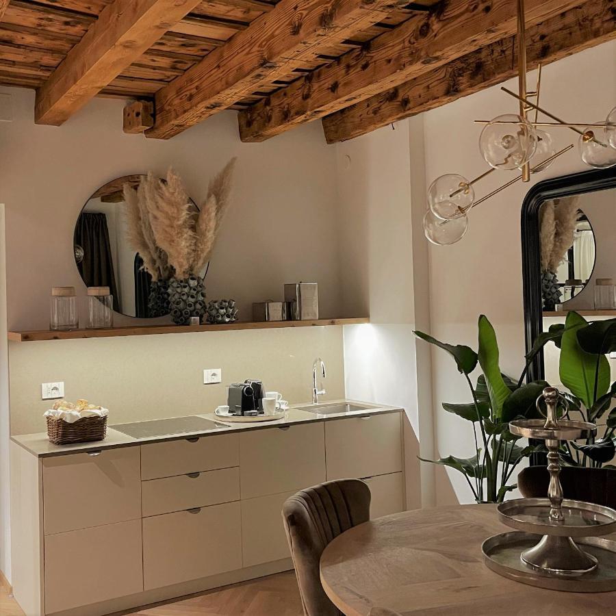 Elegance Room - Aparta & Suite - Automatized Apartment Bassano del Grappa Bagian luar foto