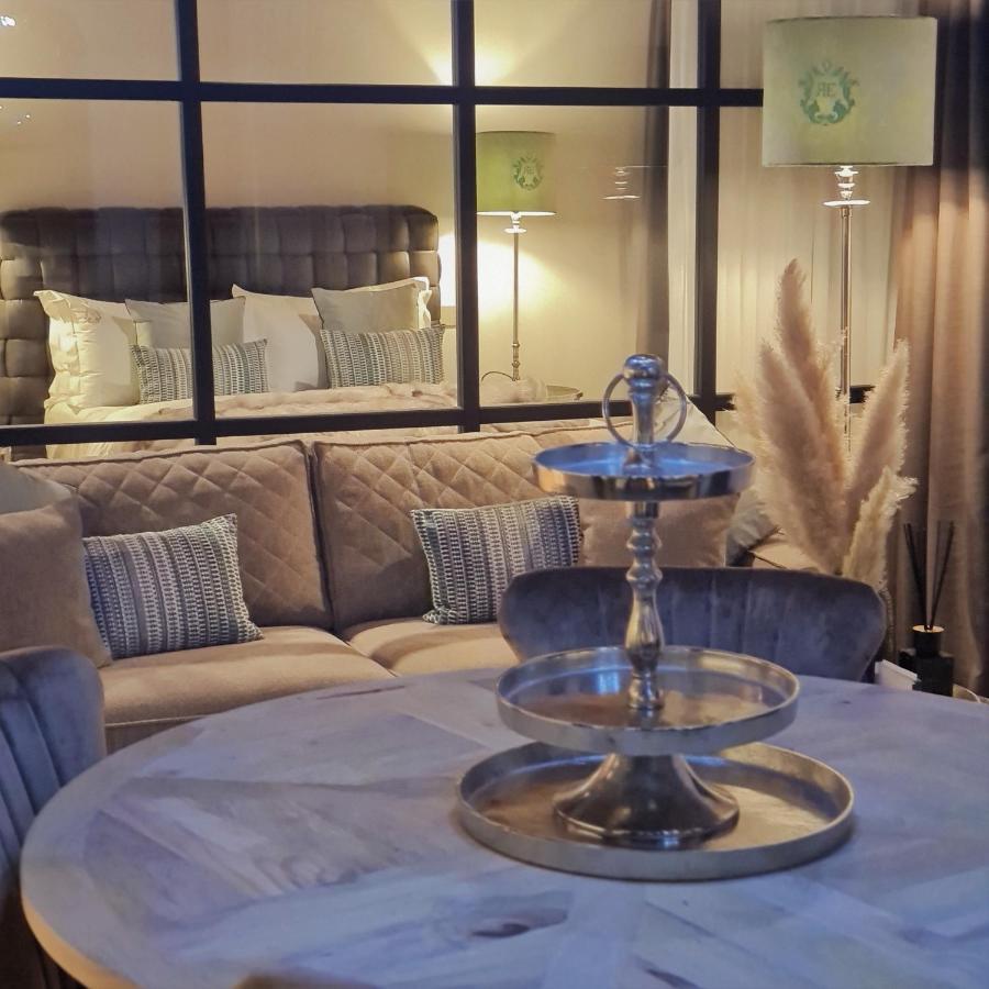 Elegance Room - Aparta & Suite - Automatized Apartment Bassano del Grappa Bagian luar foto