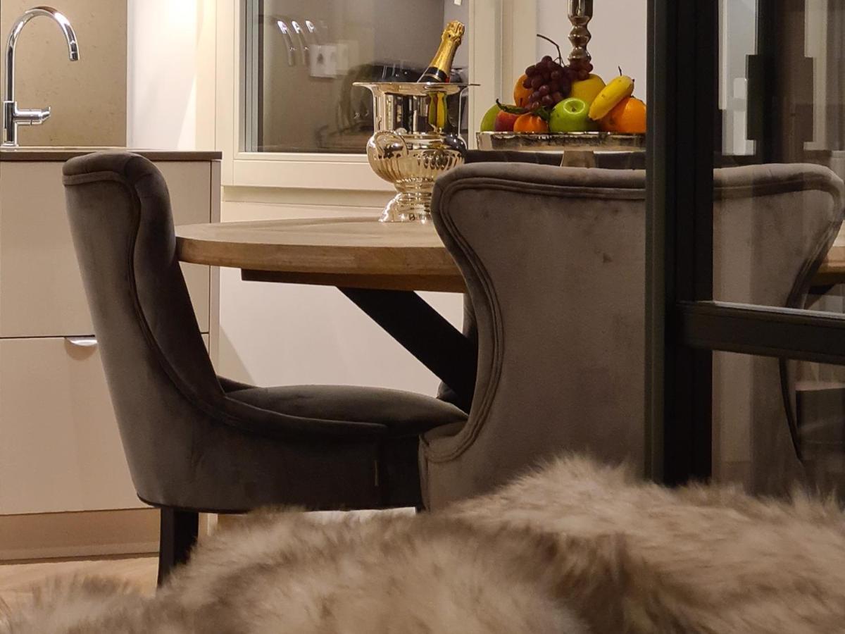 Elegance Room - Aparta & Suite - Automatized Apartment Bassano del Grappa Bagian luar foto