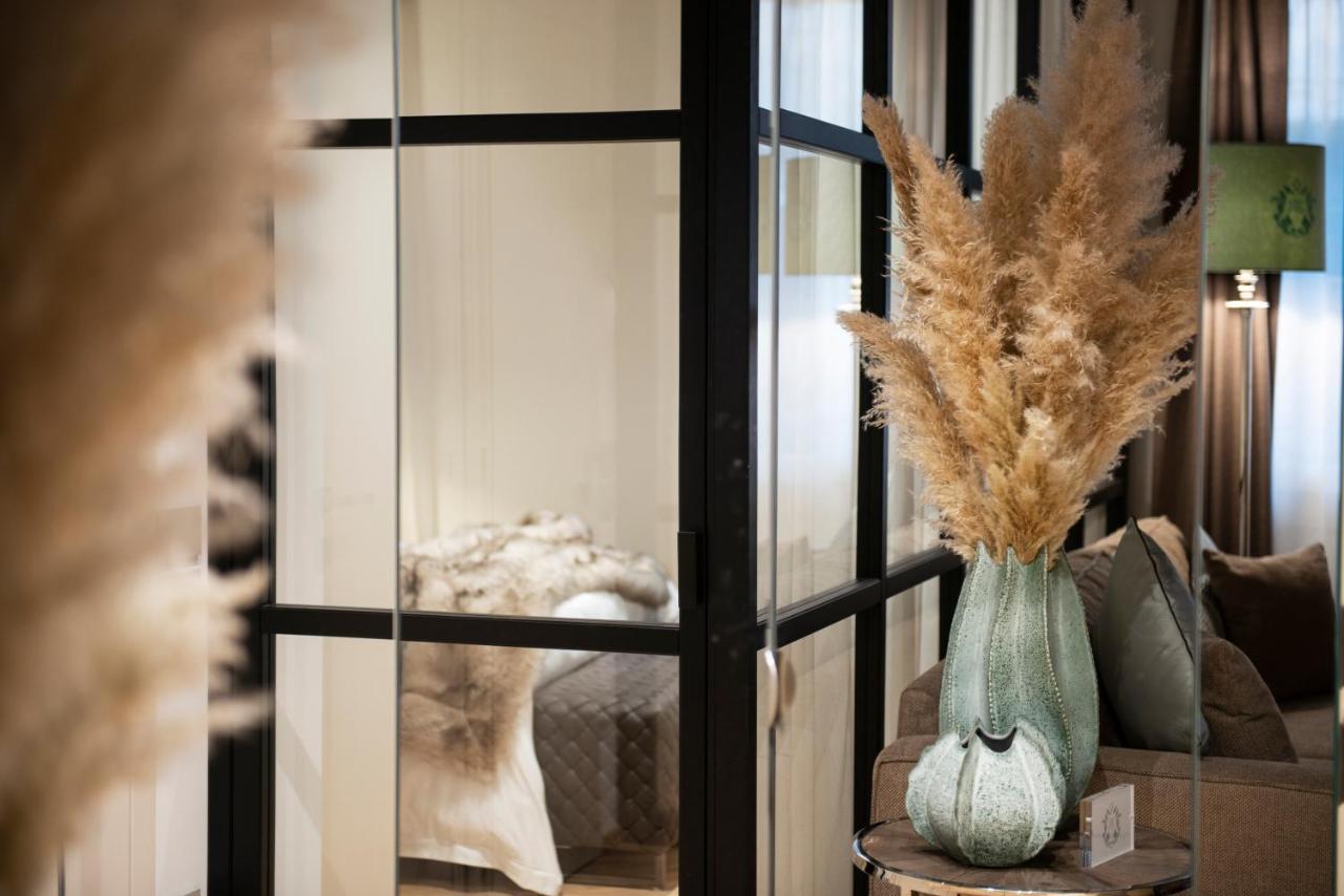 Elegance Room - Aparta & Suite - Automatized Apartment Bassano del Grappa Bagian luar foto