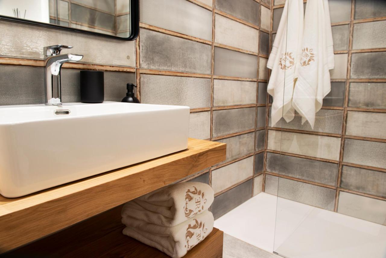 Elegance Room - Aparta & Suite - Automatized Apartment Bassano del Grappa Bagian luar foto
